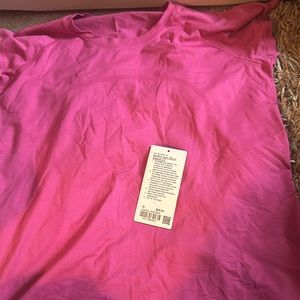 Lululemon Swiftly Tech Short Sleeve 2.0